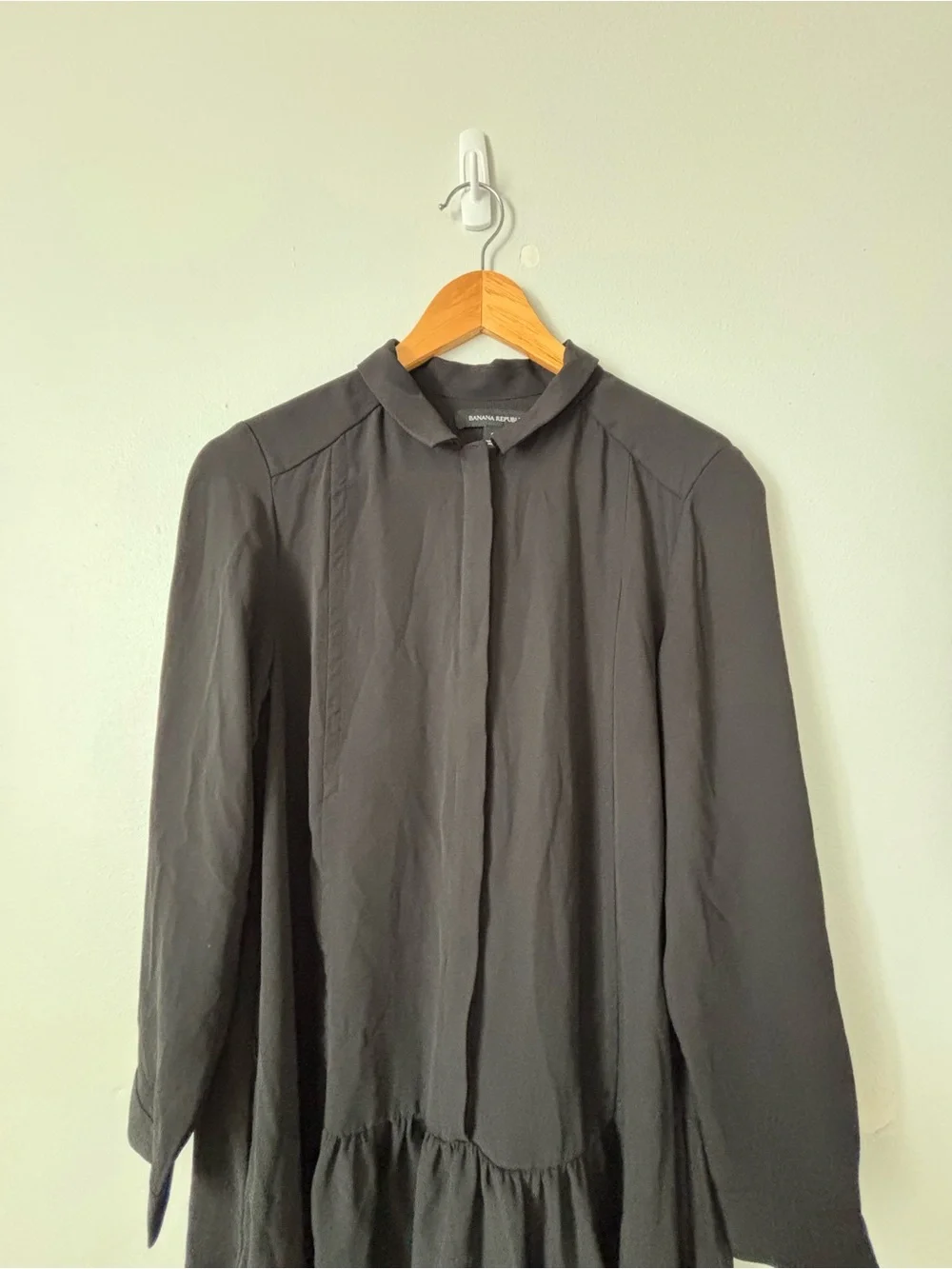 Banana Republic - Classic Black Long-Sleeve Tiered Shirt Dress - Picture 2 of 10
